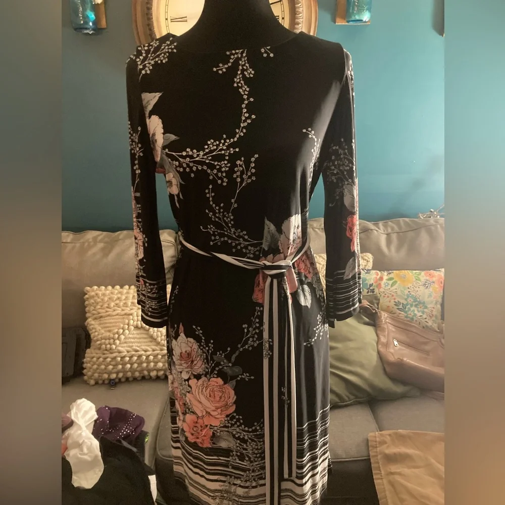 Roz & Ali Dress - Picture 7 of 9